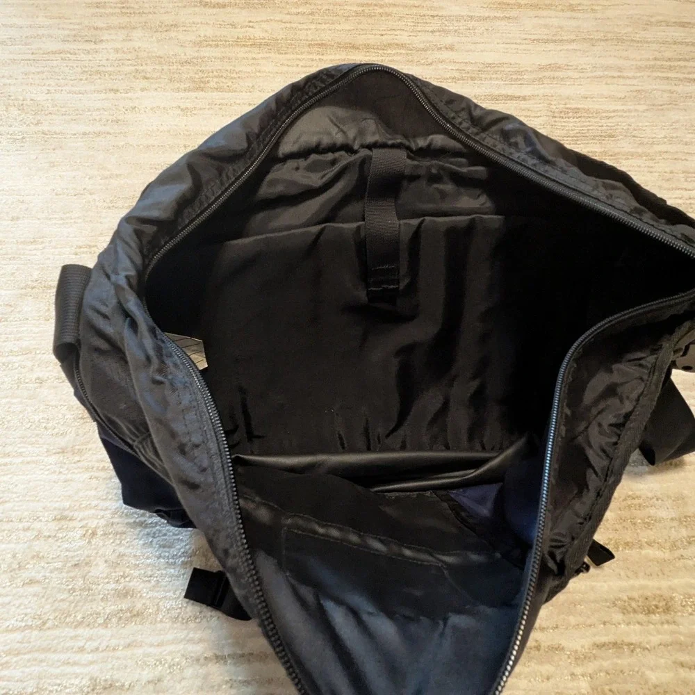 LL Bean Messenger Bag Unisex Large Navy Blue Nylon Ripstop Laptop Commuter Bag